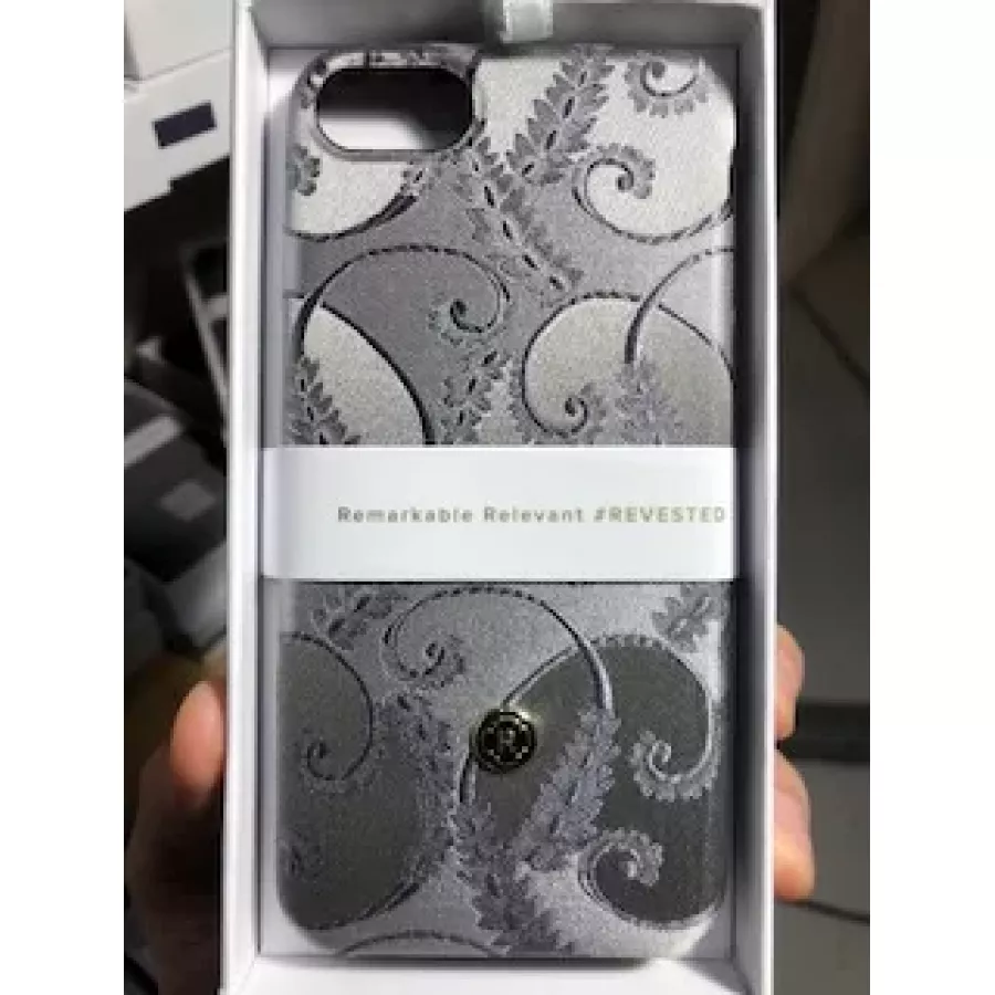 Купить Чехол Revested Silk collection для iPhone 7/8 - Silver of Florence в Сочи. Вид 1