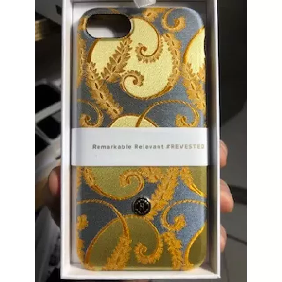 Купить Чехол Revested Silk collection для iPhone 7/8 - Gold of Florence в Сочи. Вид 1