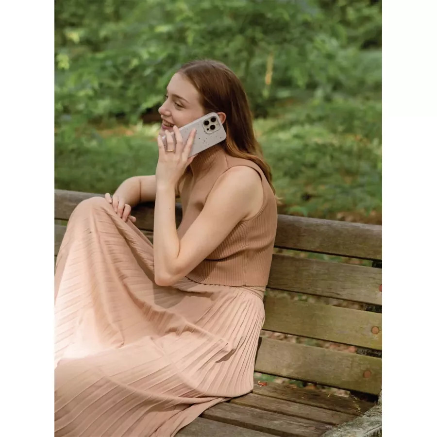 Купить Чехол Uniq COEHL Terrazzo для iPhone 14 Pro, Sandstone в Сочи. Вид 3