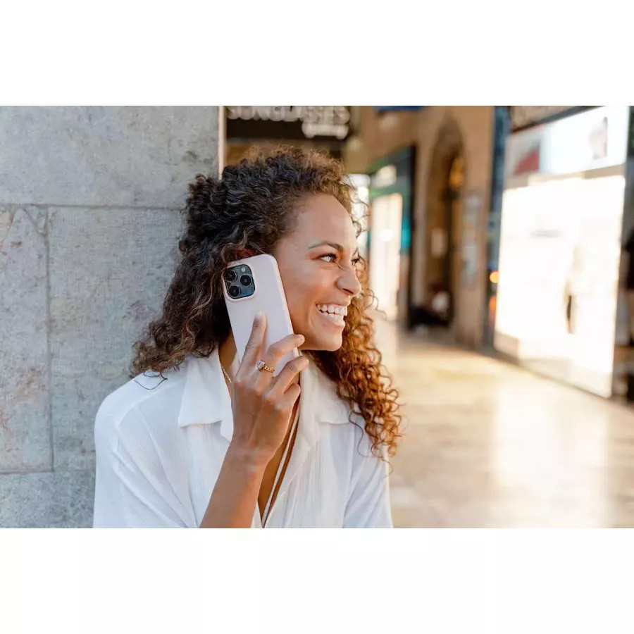 Купить Силиконовый чехол uBear Touch Mag Case для iPhone 15 Pro Max, розовый в Сочи. Вид 8