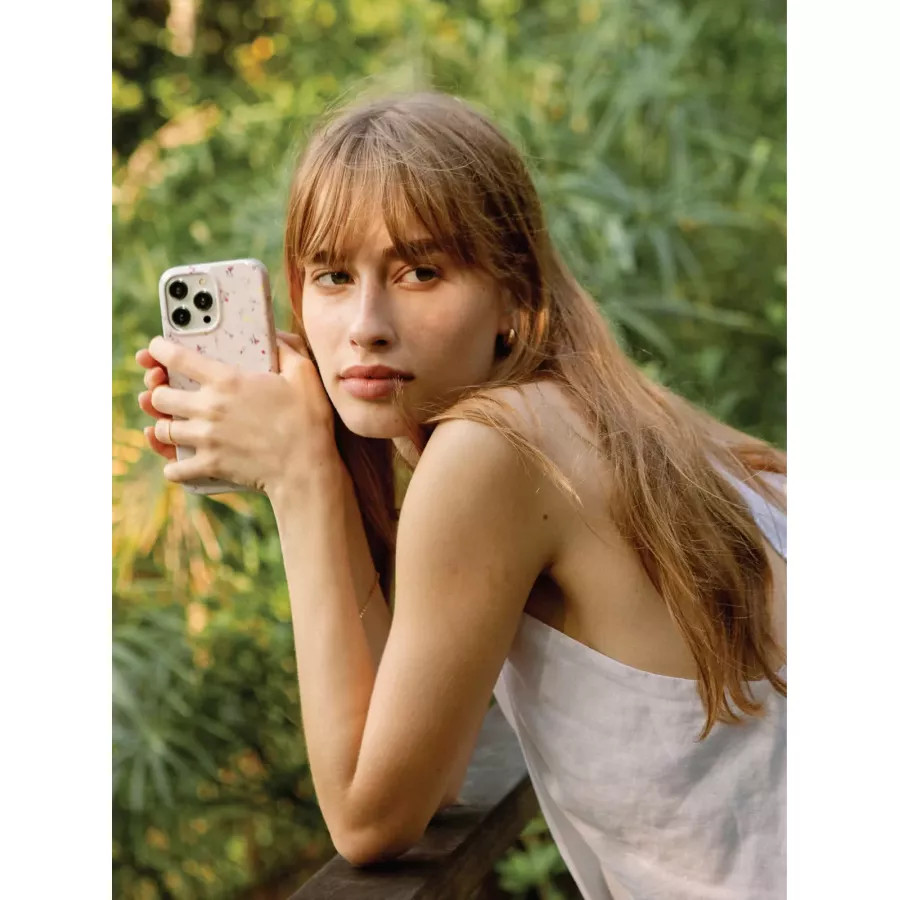 Купить Чехол Uniq COEHL Prairie Blush для iPhone 15 Pro Max, Beige в Сочи. Вид 4